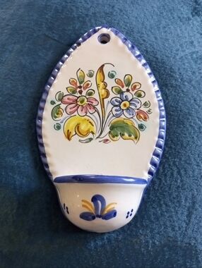 GORGEOUS Signed De La Cal Barreira PTE 8" Ceramic Holy Water Font or Wall Pocket